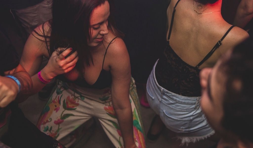 Fiestas en Bariloche en el viaje de egresados